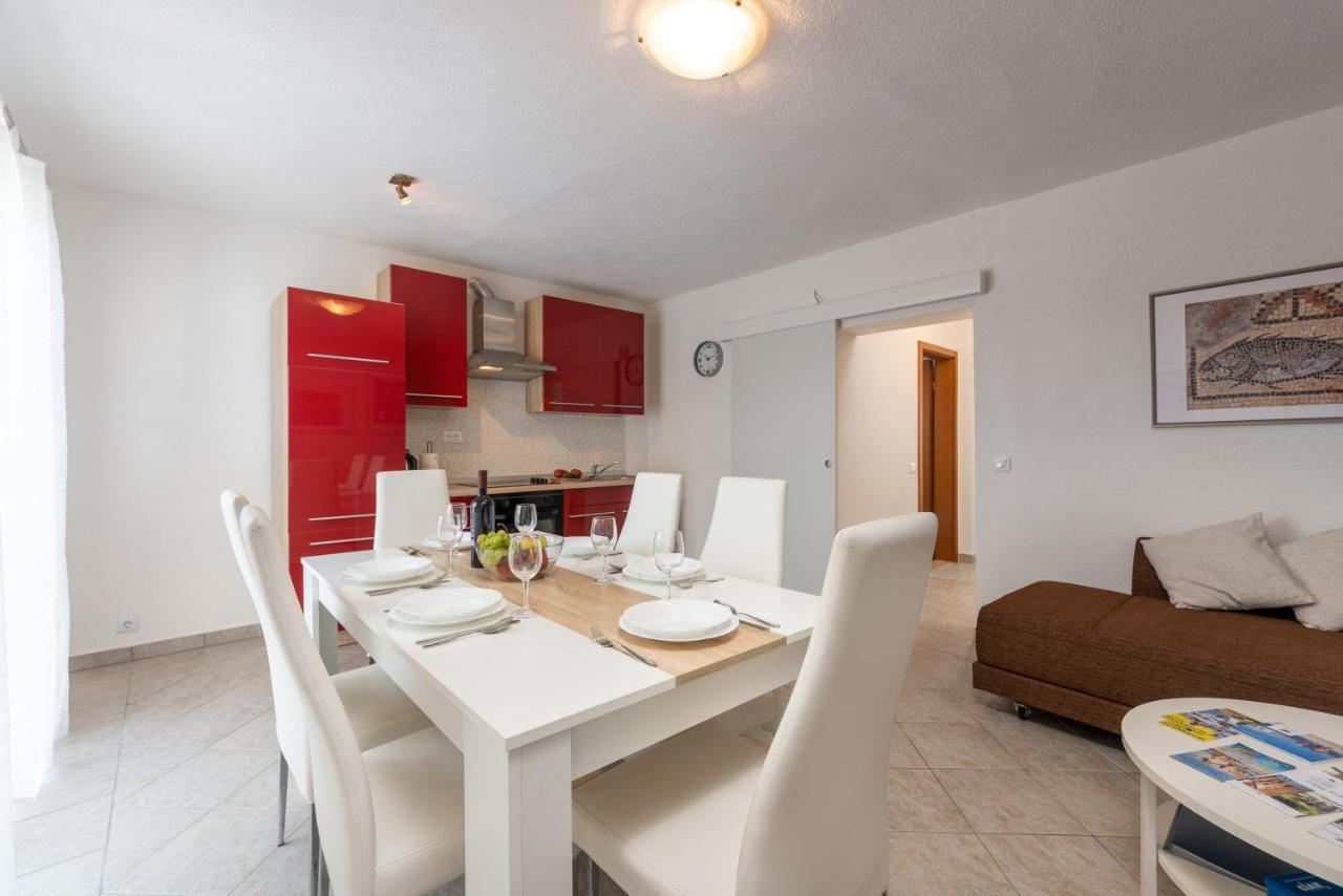 Apartments Oliva Porec Exterior photo